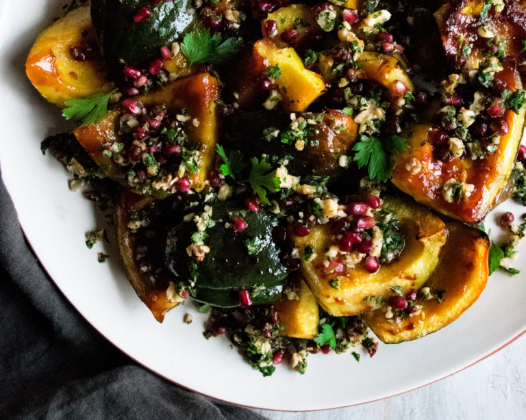 Caramelized Acorn Squash : Quinoa Caramelized Onion stuffed Acorn Squash with Toasted ... : It's a sweet and savory totally yin/yang experience!